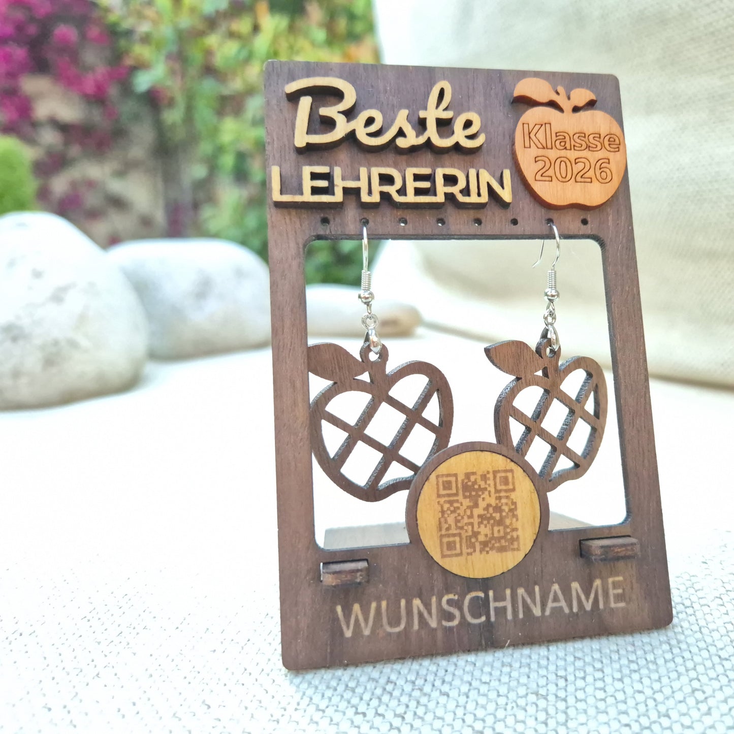 Personalisiertes Geschenkset für Lehrerinnen – Ohrringe aus edlem Nussholz mit QR-Botschaft